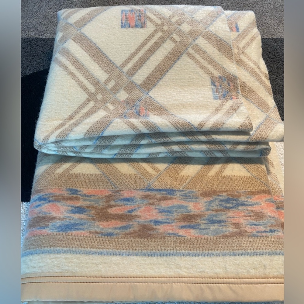Elegant Cream and Tan Patterned Throw Blanket
